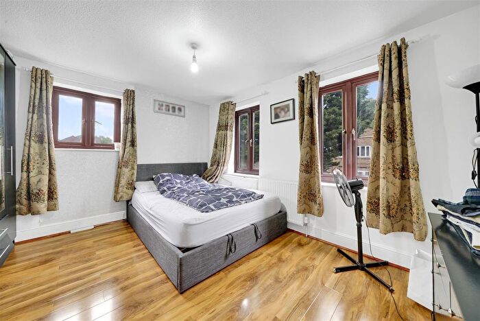 2 Bedroom End Of Terrace House For Sale In Stonechat Square, London, E6