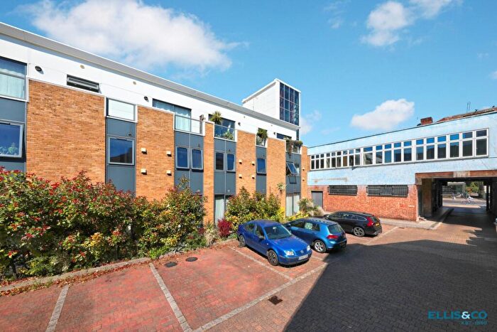 2 Bedroom Apartment To Rent In Vista Building, Bow Road, London, E3