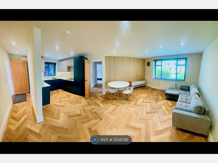 2 Bedroom Flat To Rent In Alexandra Court, Leamington Spa, CV31