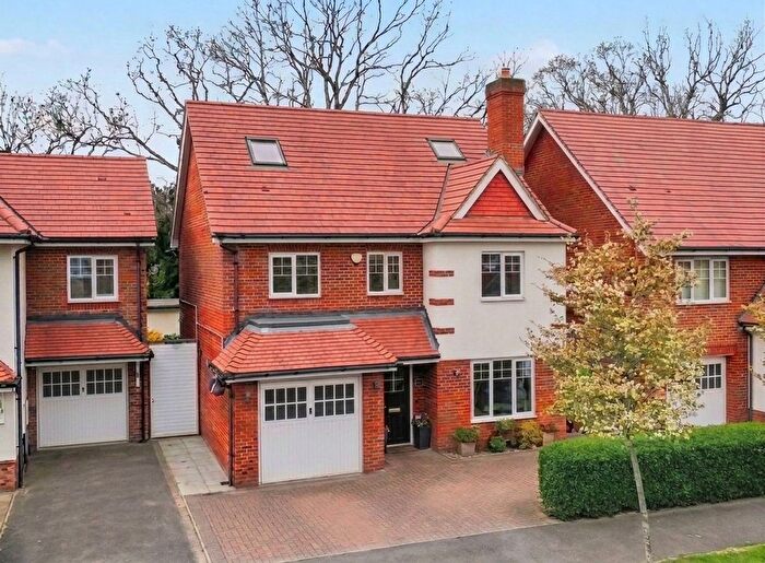 6 Bedroom Detached House For Sale In Hengest Avenue, Esher, KT10