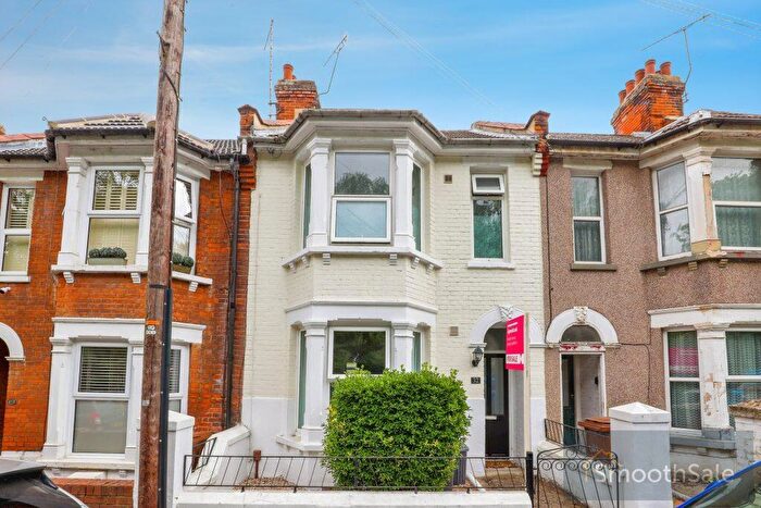 3 Bedroom Terraced House For Sale In Boundary Road, Chatham, ME4