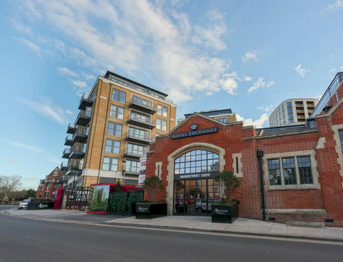 2 Bedroom Apartment To Rent In Heritage Walk, Kingston Upon Thames, Surrey, KT1