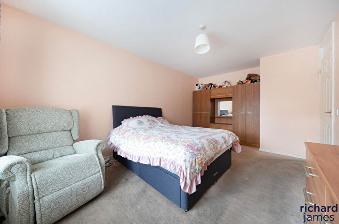 2 Bedroom Detached Bungalow For Sale In Ashburnham Close, Freshbrook, Swindon, SN5