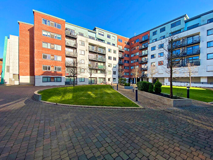 2 Bedroom Flat To Rent In Southwell Park Road, Camberley, Surrey, GU15