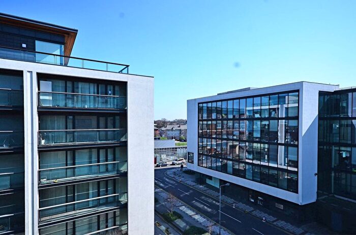 2 Bedroom Flat To Rent In Cam Road, Stratford, London, E15