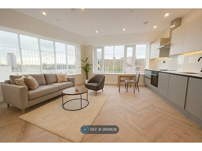 2 Bedroom Flat To Rent In Carlton Crescent, Southampton, SO15