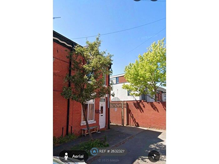 4 Bedroom End Of Terrace House To Rent In Carlton Avenue, Manchester, M14