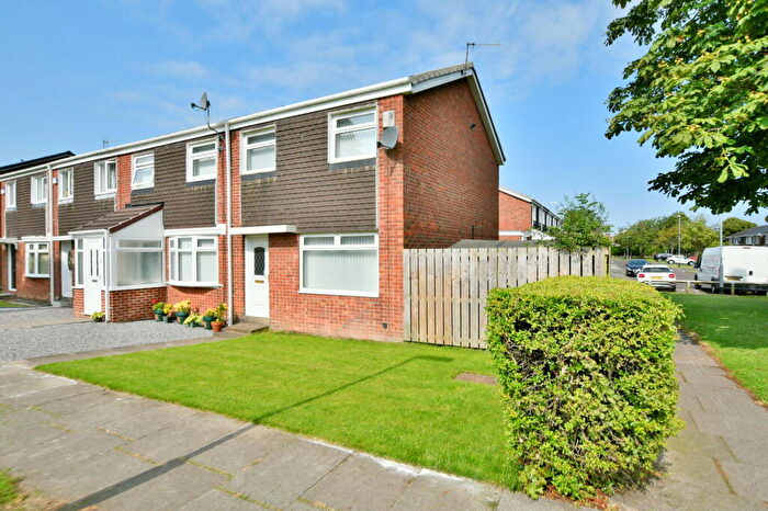 3 Bedroom End Of Terrace House For Sale In Frosterley Walk, Sunniside, NE16