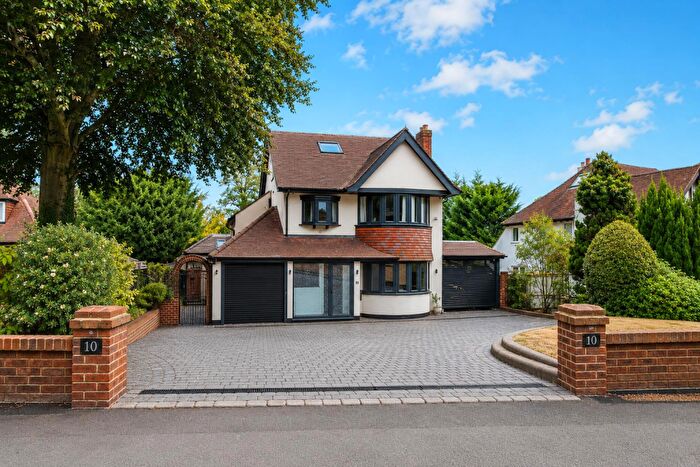 6 Bedroom Detached House For Sale In West Way, Carshalton Beeches, SM5