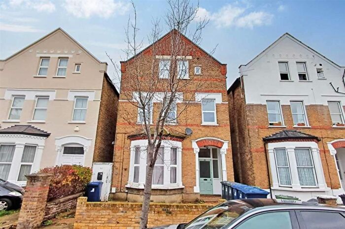 1 Bedroom Studio For Sale In Albany Road, London, W13