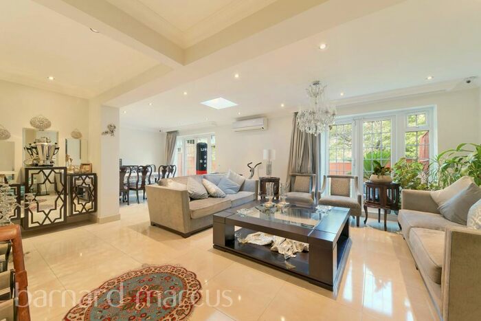 5 Bedroom Semi-Detached House To Rent In Knightwood Crescent, New Malden, KT3