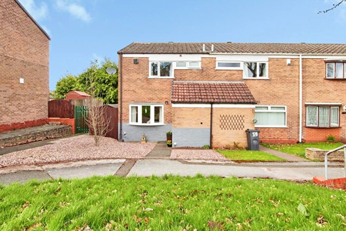 3 Bedroom End Of Terrace House For Sale In Vardon Way, Birmingham, West Midlands, B38