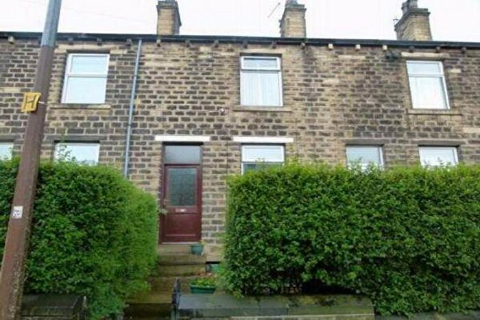 3 Bedroom Detached House To Rent In School Street, Huddersfield, HD5
