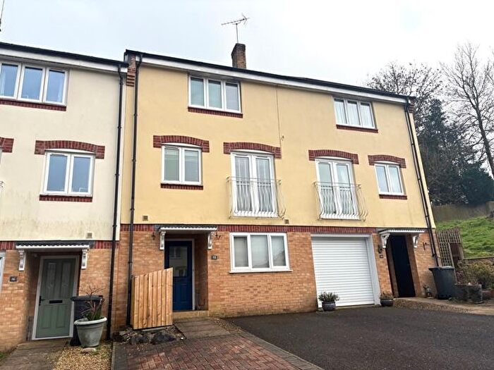 4 Bedroom Town House For Sale In Lilley Walk, Honiton, EX14
