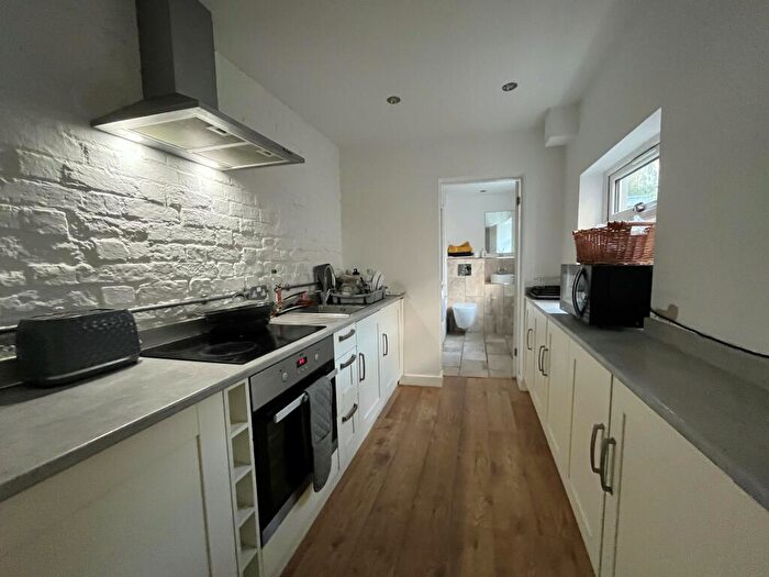 3 Bedroom House To Rent In Old Town, SN1