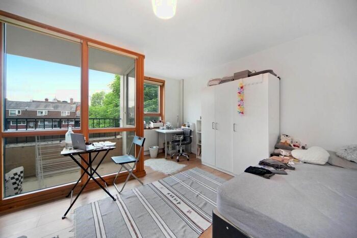 3 Bedroom Flat To Rent In Plender Street, London, NW1