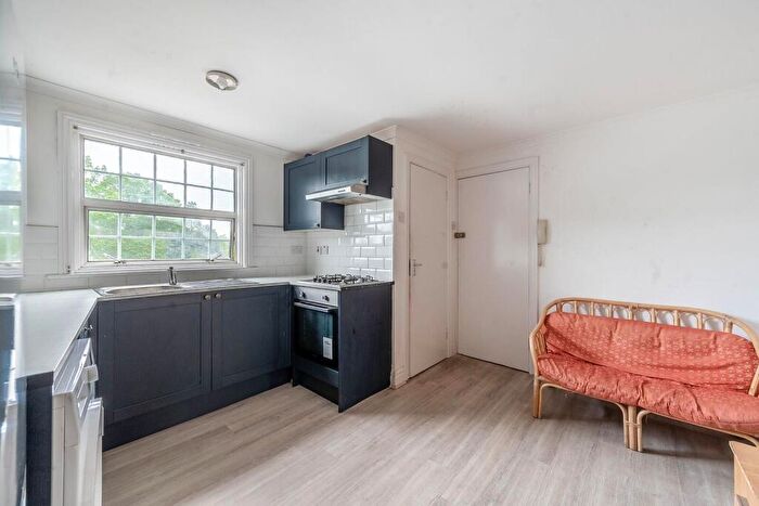 2 Bedroom Flat To Rent In Bridge Street, Pinner, HA5