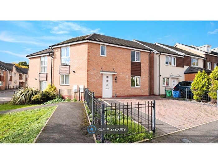 3 Bedroom Semi-detached House To Rent In Webley Grove, Woodsetton, Dudley, DY1