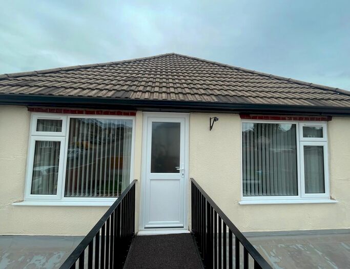 2 Bedroom Flat To Rent In Birmingham New Road, Lanesfield, Wolverhampton, WV4