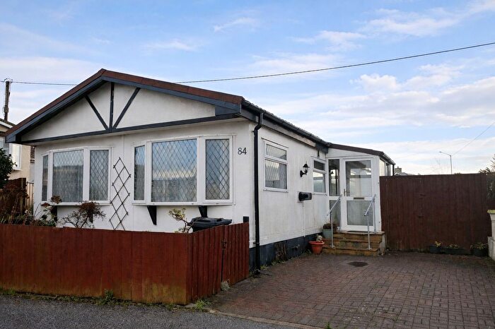 3 Bedroom Park Home For Sale In Trenance Caravan Park, Newquay, TR7
