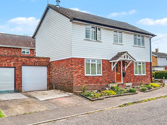 4 Bedroom Detached House For Sale In Paignton Close, Rayleigh, SS6