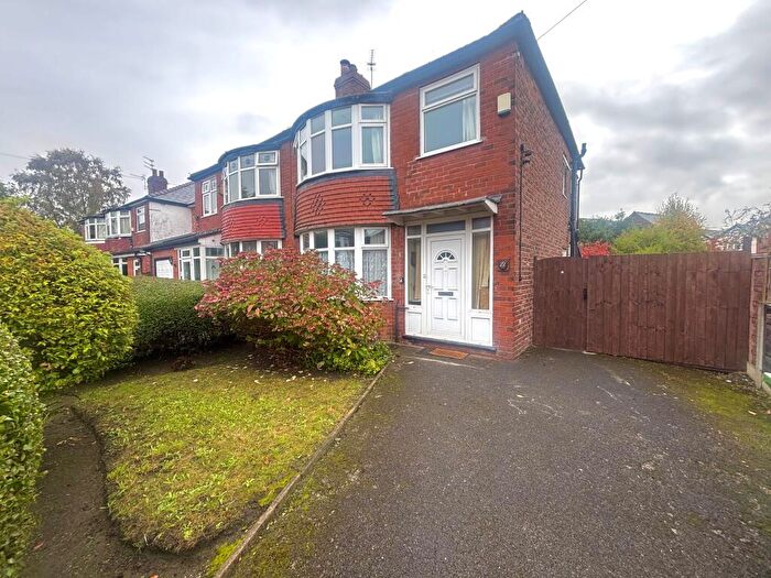 3 Bedroom Semi-Detached House For Sale In Rosslyn Road, Old Trafford, M16