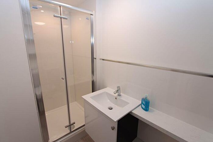 1 Bedroom Flat To Rent In Fern Road, Farncombe, GU7