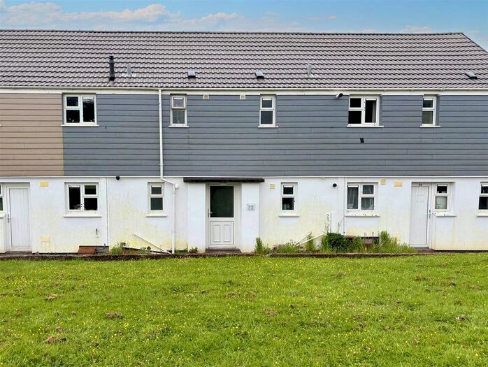 2 Bedroom Flat For Sale In Gweal Darras Estate, Mabe Burnthouse, Penryn, TR10