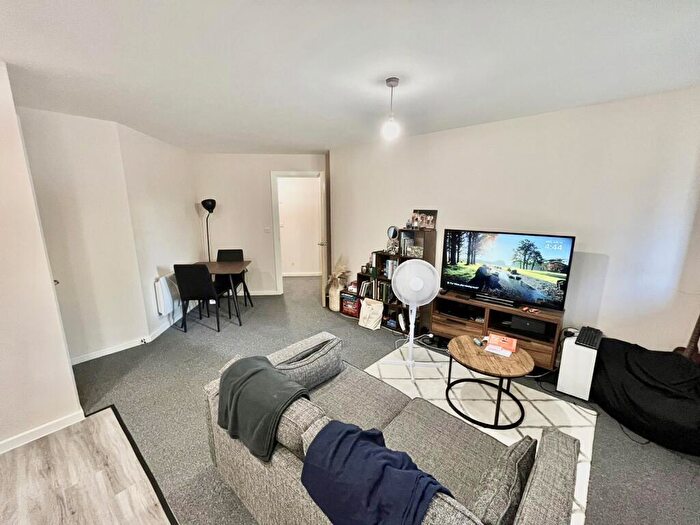 1 Bedroom Apartment To Rent In Sandringham House, Windsor Street, Salford, Manchester, M5
