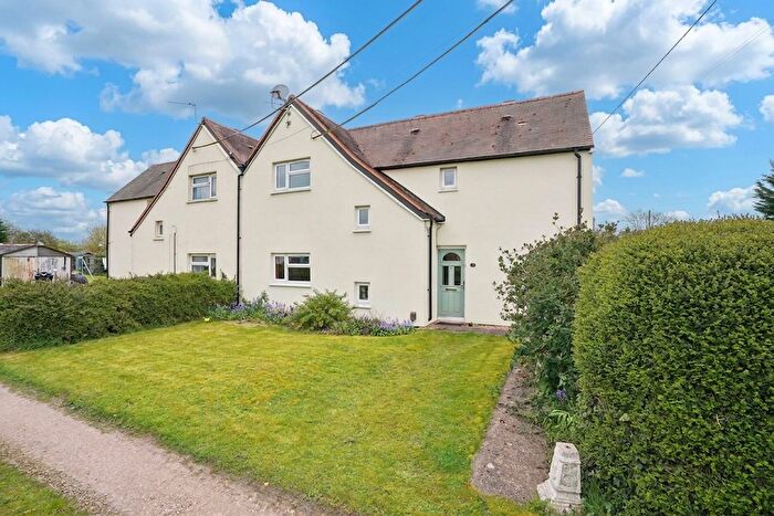 3 Bedroom Semi Detached House For Sale In Stocks Lane, Steventon, OX13