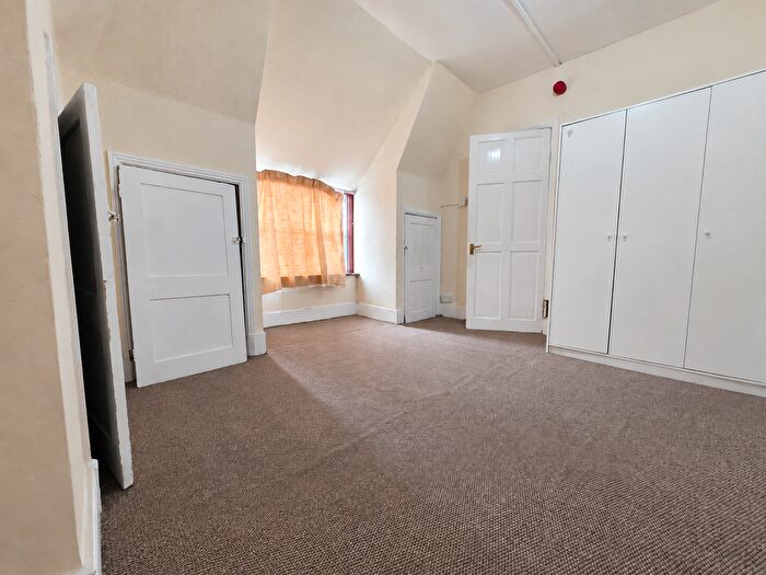 1 Bedroom Flat To Rent In Francis Road, Leyton, E10