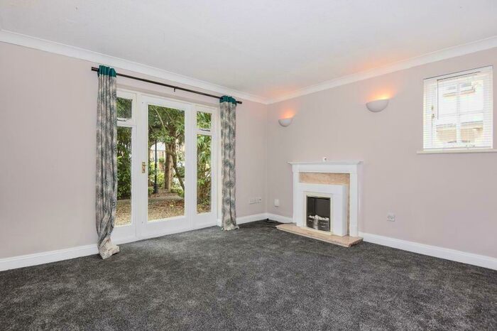 2 Bedroom Apartment To Rent In Abingdon, Oxfordshire, OX14