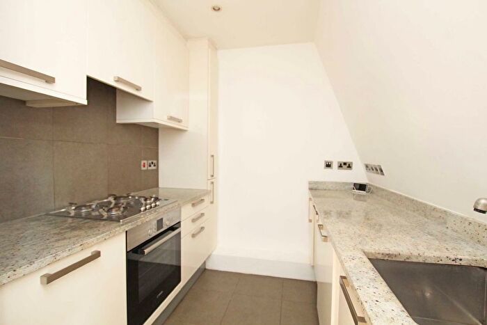 1 Bedroom Flat To Rent In London Road, Isleworth, TW7
