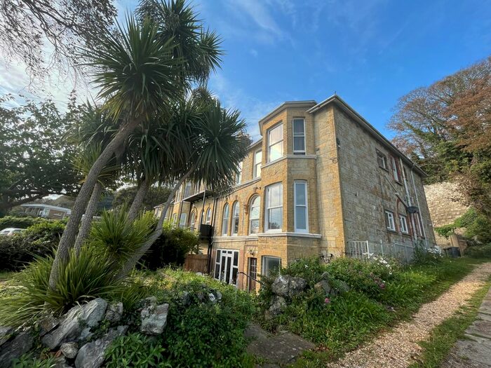 2 Bedroom Flat To Rent In Southgrove Road, Ventnor, PO38