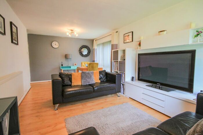2 Bedroom Flat To Rent In Tewit Well Court, Harrogate, North Yorkshire, HG2