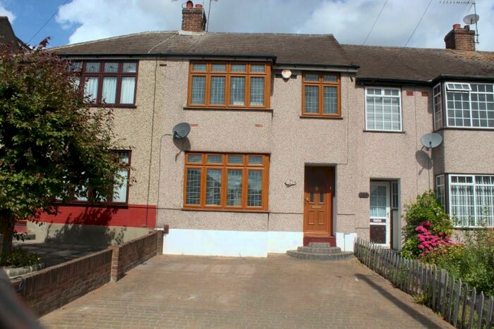 3 Bedroom Terraced House To Rent In Havering Road, Romford, London, RM1