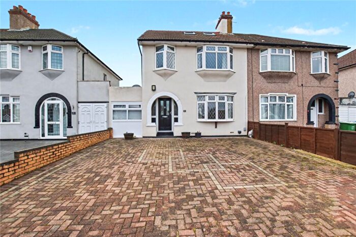 4 Bedroom Semi Detached House For Sale In Hythe Avenue, Bexleyheath, Kent, DA7