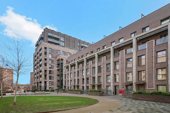 3 Bedroom Apartment To Rent In Shipbuilding Way, London, E13