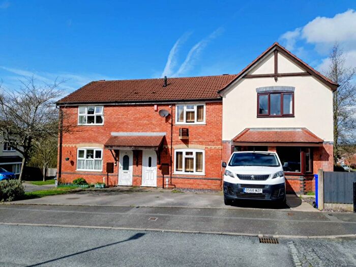 3 Bedroom Town House For Sale In Penmark Grove, Stoke On Trent, ST3