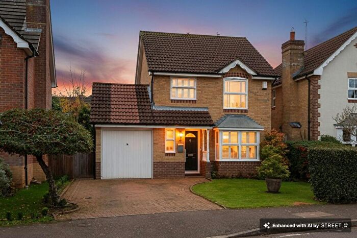 3 Bedroom Detached House For Sale In Stanley Close, Coulsdon, CR5