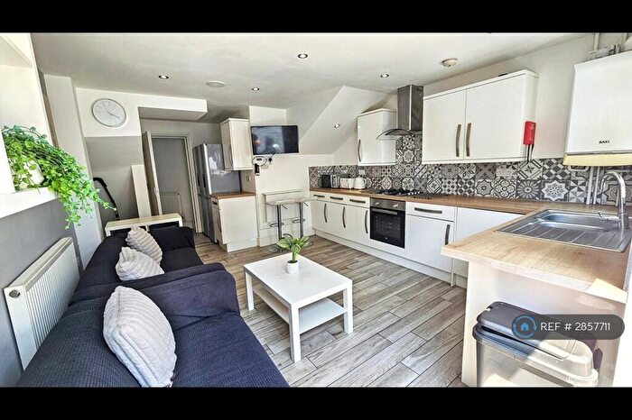 6 Bedroom Terraced House To Rent In Parkfield Place, Cardiff, CF14