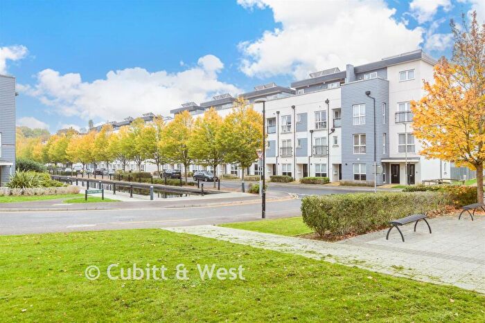 1 Bedroom Apartment For Sale In Thornton Side, Redhill, Surrey, RH1