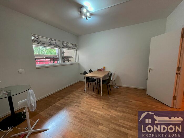 1 Bedroom Flat To Rent In Great Turnstile, Holborn, London, WC1V