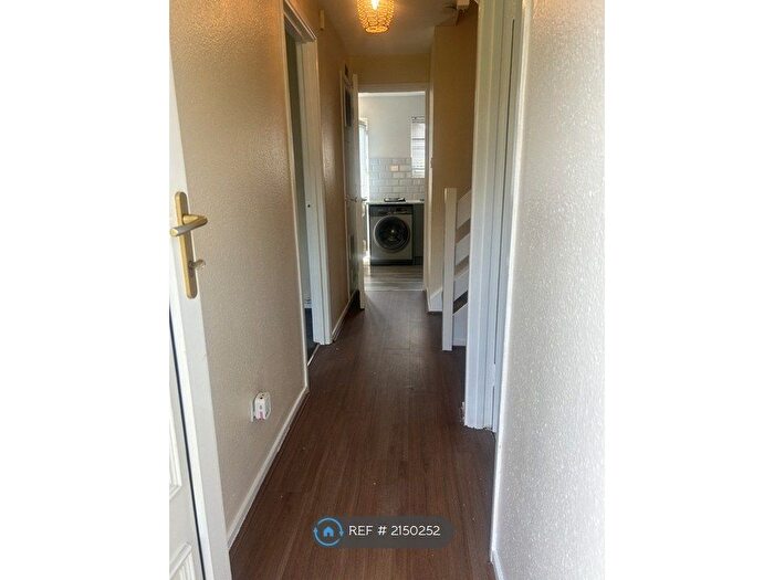 3 Bedroom Terraced House To Rent In Hawksbeard Place, Northampton, NN3