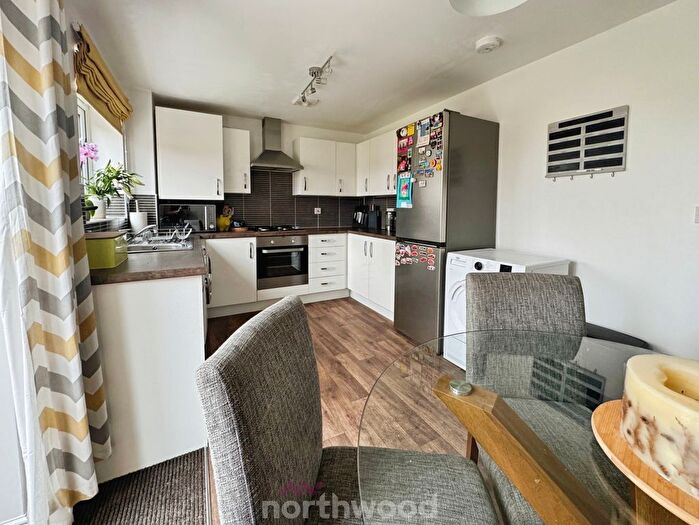 3 Bedroom Semi-Detached House For Sale In Oxford Street, Thorne, Doncaster, DN8