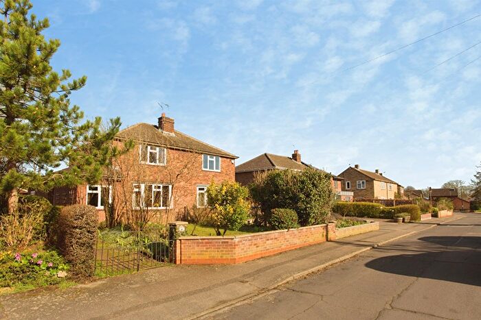 3 Bedroom Semi-Detached House For Sale In Priams Way, Stapleford, Cambridge, CB22