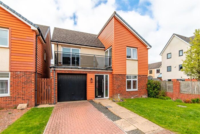 4 Bedroom Detached House For Sale In Elemore Close, Newcastle Upon Tyne, NE13