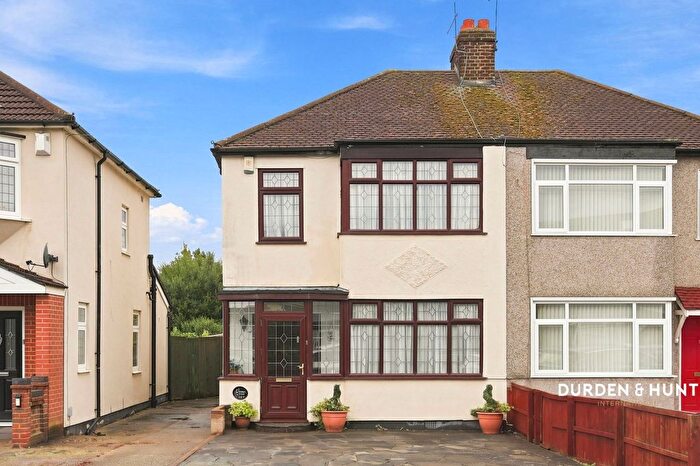 3 Bedroom Semi-Detached House For Sale In Jersey Road, Rainham, RM13
