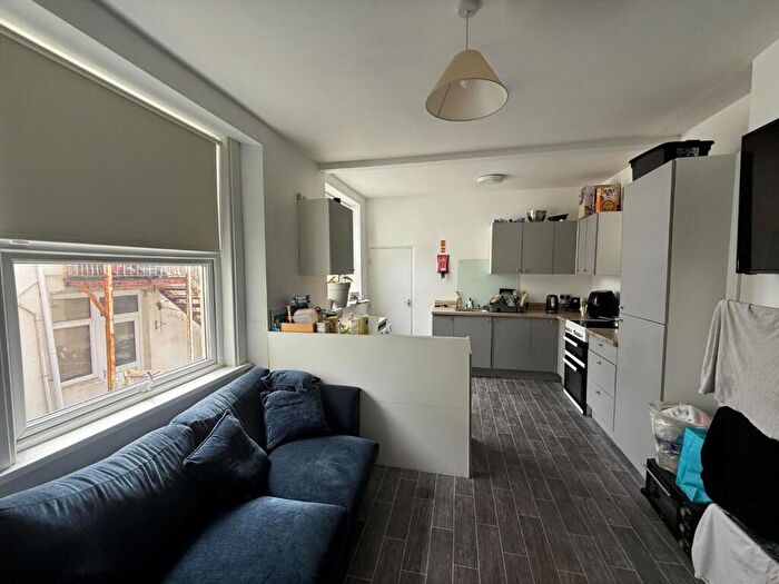 4 Bedroom Terraced House To Rent In Mildmay Street, Plymouth, PL4