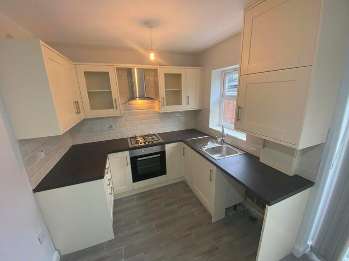 2 Bedroom End Of Terrace House To Rent In Luton Road, Stockport, SK5